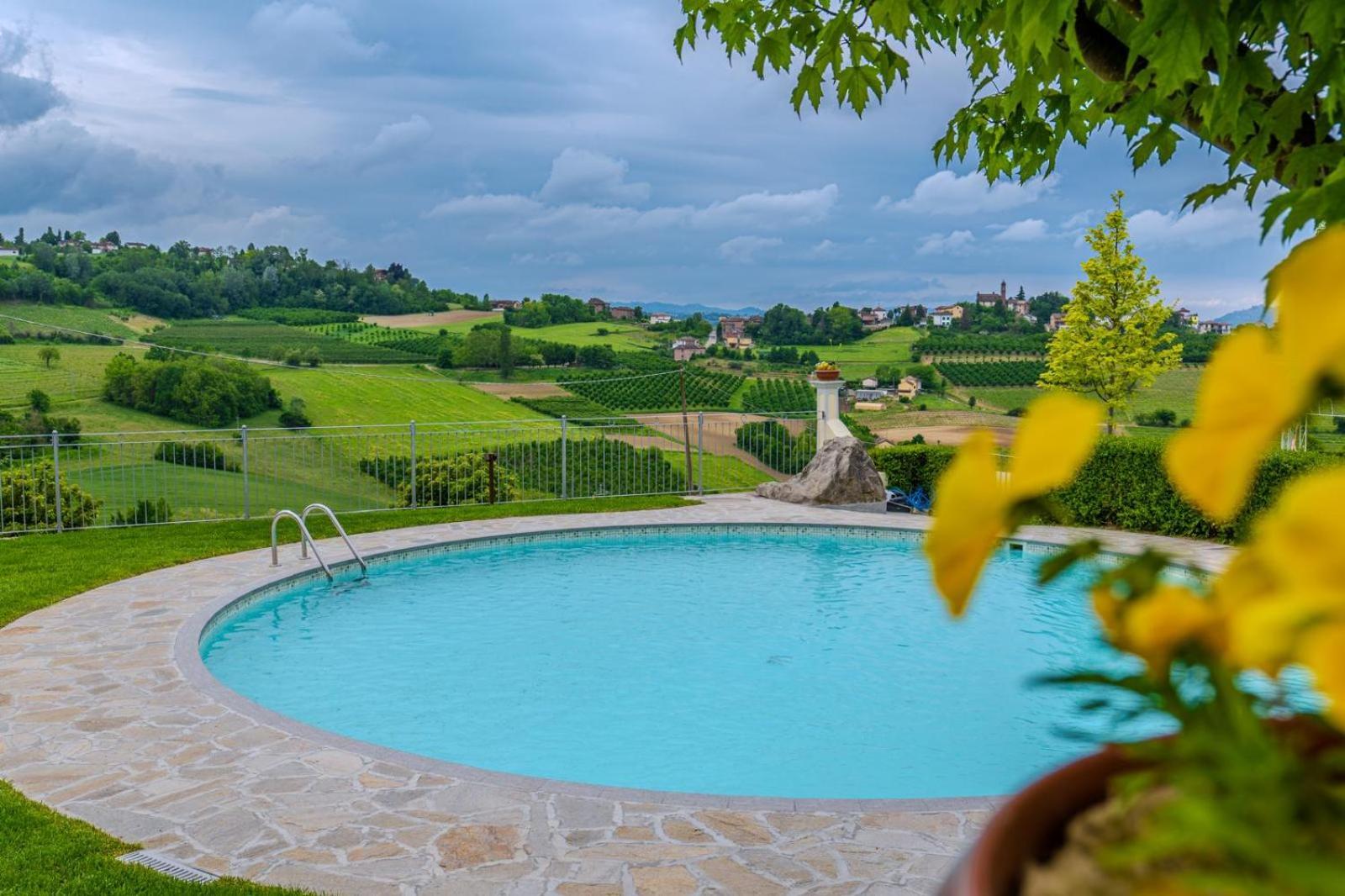 Agriturismo Podere La Piazza Costigliole d'Asti Eksteriør billede